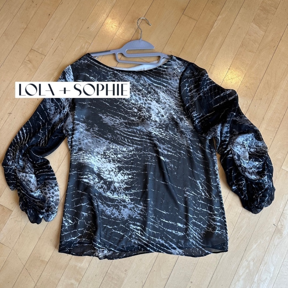 lola & Sophie Black /white sheer top, M, CB2282